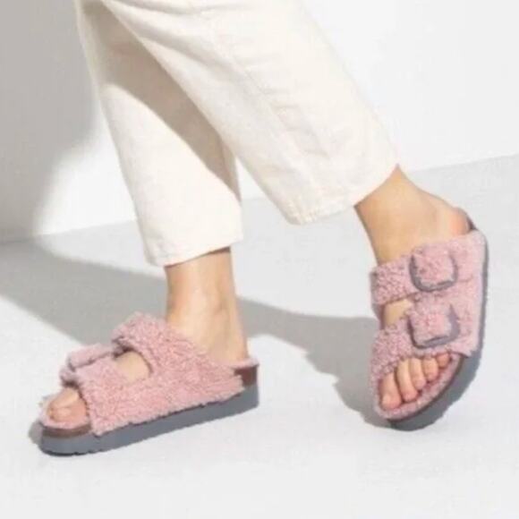 Papillio by Birkenstock Arizona Big Buckle Shearling Sandals in Pink NWT